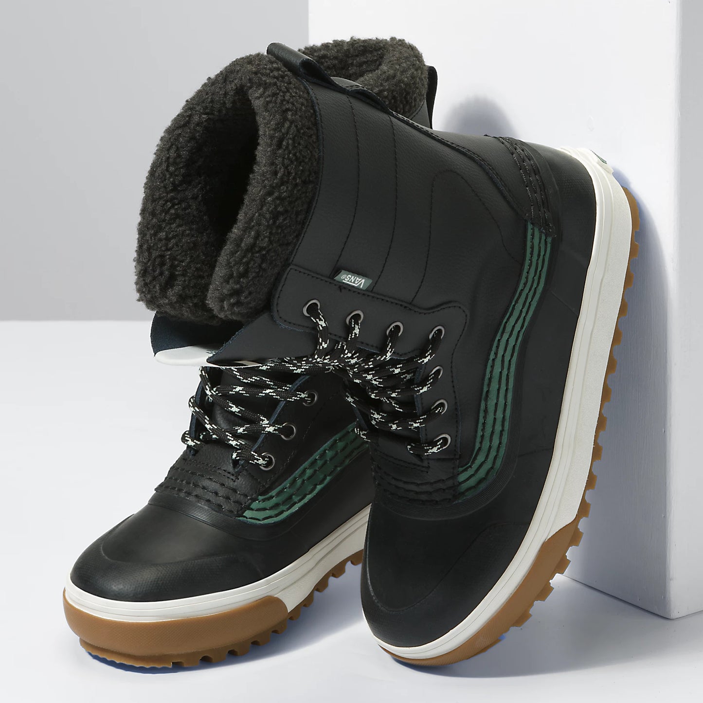Vans Standard Snow MTE Boots