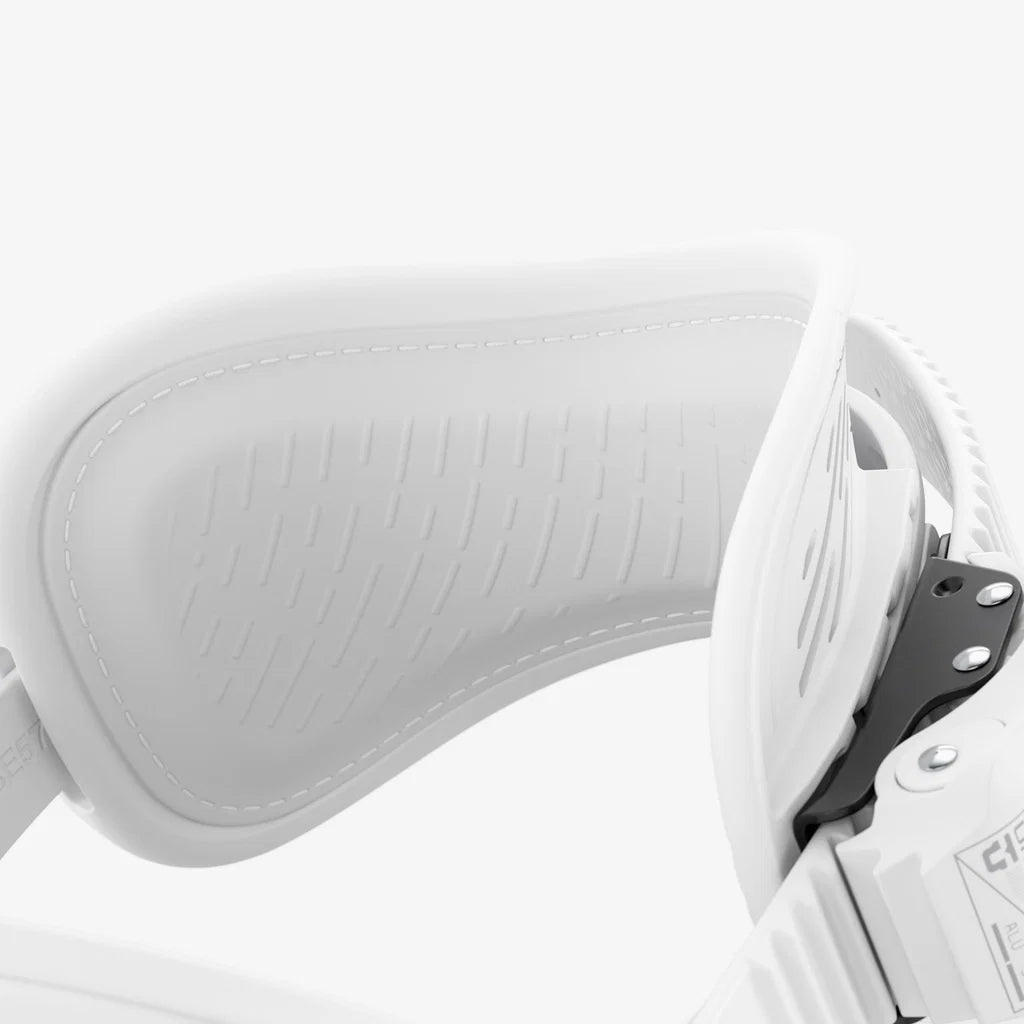 Union Strata Snowboard Bindings 2027